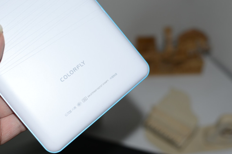 #我是七彩虹G708绝配达人#这个手机有点大，一只手拿不下。