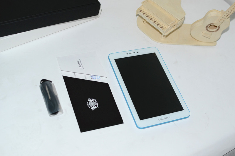 #我是七彩虹G708绝配达人#这个手机有点大，一只手拿不下。