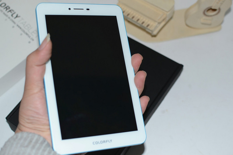 #我是七彩虹G708绝配达人#这个手机有点大，一只手拿不下。