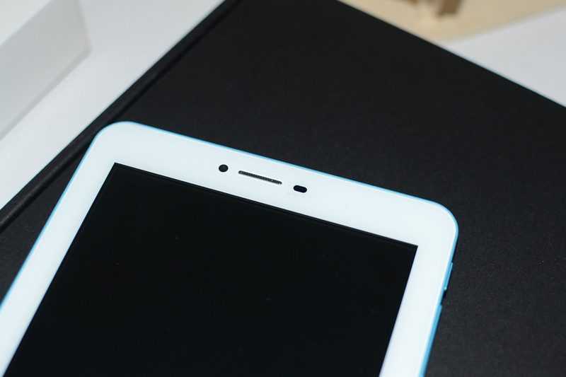 #我是七彩虹G708绝配达人#这个手机有点大，一只手拿不下。