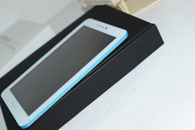 #我是七彩虹G708绝配达人#这个手机有点大，一只手拿不下。