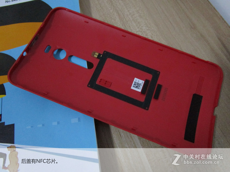 ZenFone2来了 — — 炫丽外观，全新视觉体验