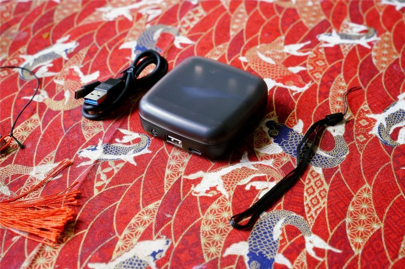 生活实用型数码产品：XTAR BC4充电器+小夜灯+充电电池评测