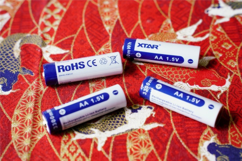 生活实用型数码产品：XTAR BC4充电器+小夜灯+充电电池评测