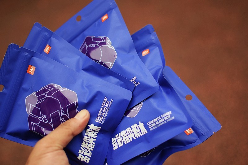 9.9元盲盒开拆 小米多彩指尖积木