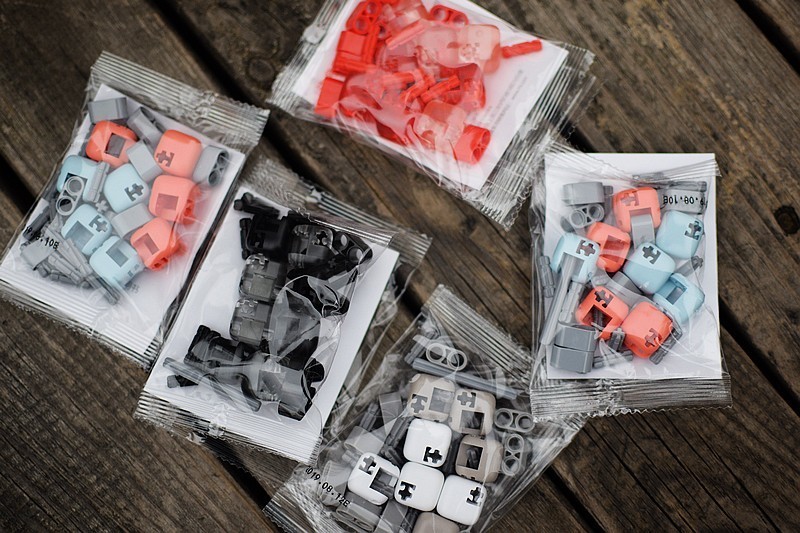 9.9元盲盒开拆 小米多彩指尖积木