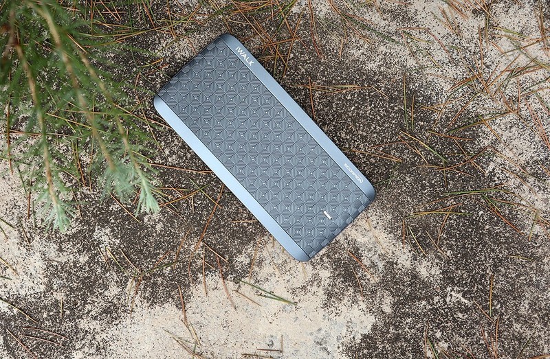 用的人都竖大拇指——iWALK-魔蝎12000X移动电源