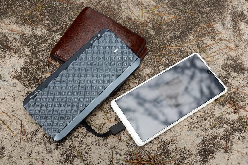 用的人都竖大拇指——iWALK-魔蝎12000X移动电源