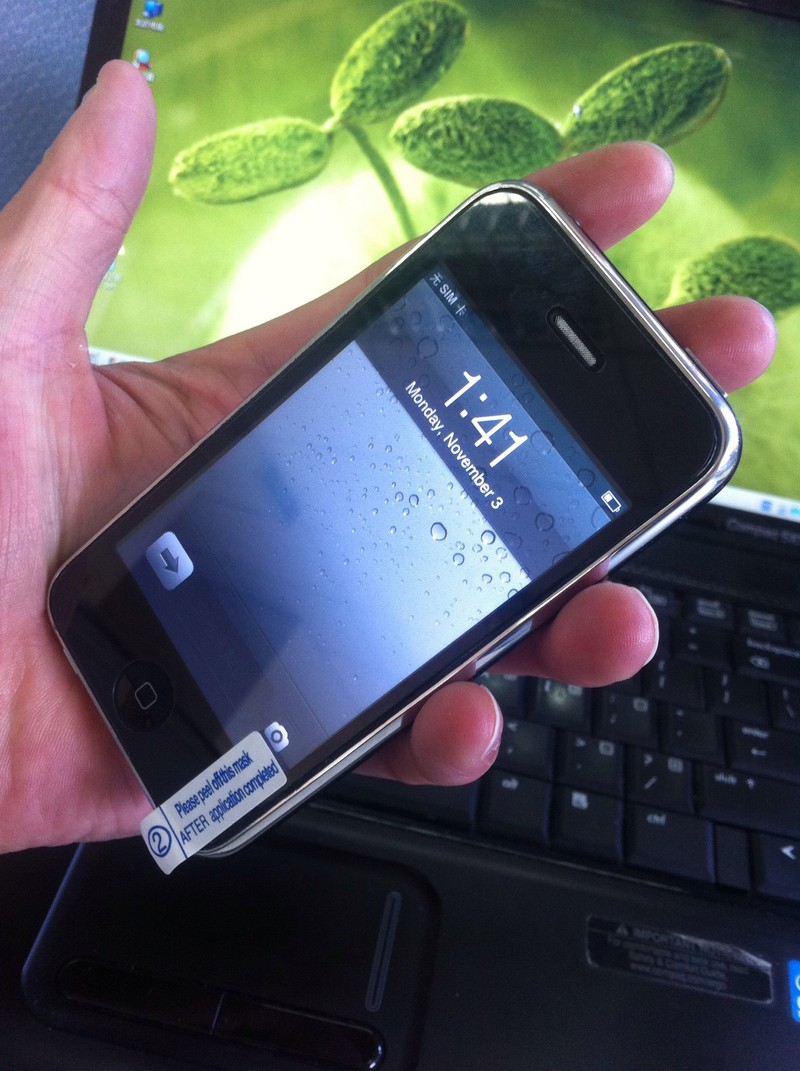 低价出苹果三iphone3gs9成新