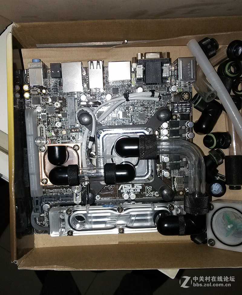 简单打造HTPC迷你机桌/桌机/桌箱一体