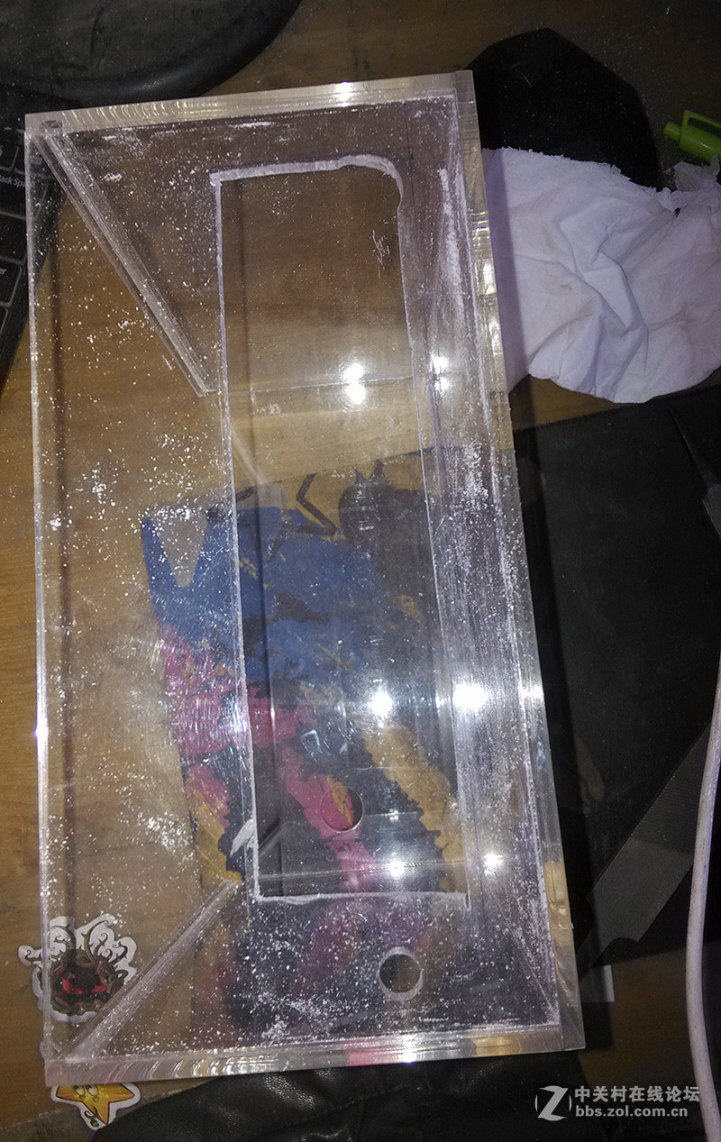 巴掌大有机玻璃小箱简单改造HTPC简介