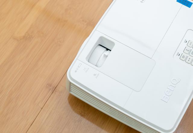 投影仪买了就后悔？别错过这款实用型无线投影仪