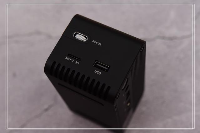 #投影仪# 口袋里的投影仪—随时随地的电影院京造微型投影仪HDP200