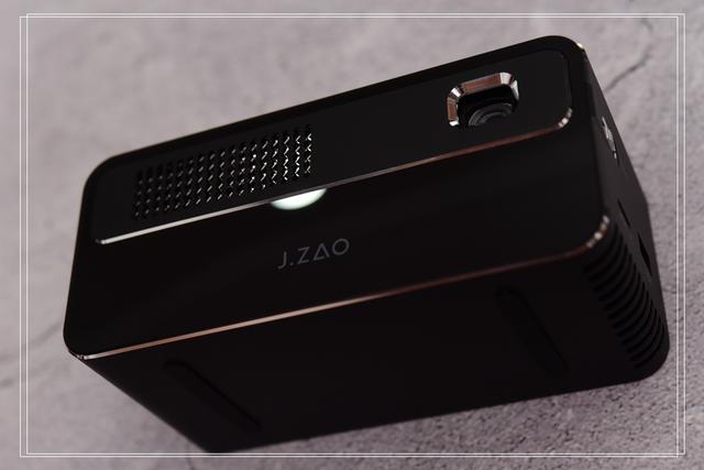 #投影仪# 口袋里的投影仪—随时随地的电影院京造微型投影仪HDP200