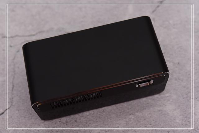 #投影仪# 口袋里的投影仪—随时随地的电影院京造微型投影仪HDP200