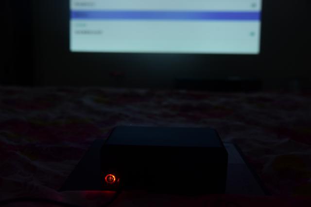 #投影仪# 口袋里的投影仪—随时随地的电影院京造微型投影仪HDP200