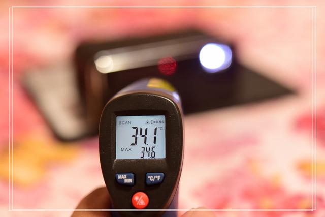 #投影仪# 口袋里的投影仪—随时随地的电影院京造微型投影仪HDP200