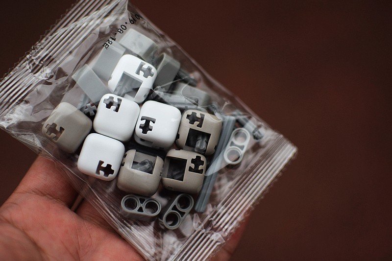 9.9元盲盒开拆 小米多彩指尖积木