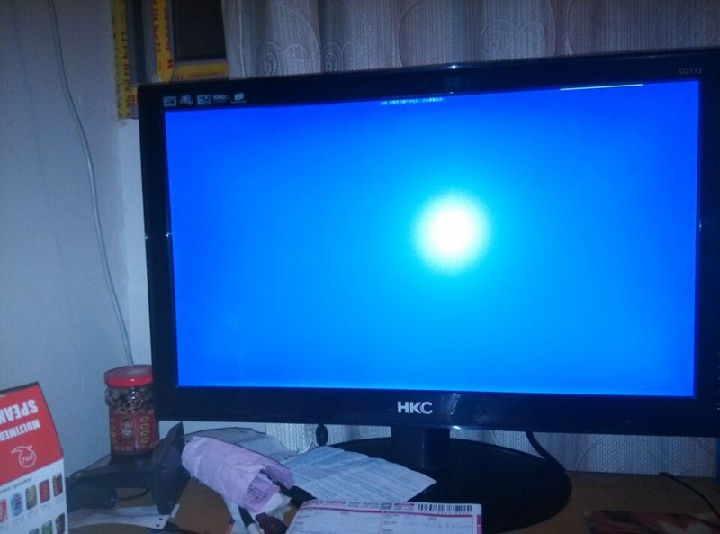 750包惠科HKC G2713 27寸液晶显示器 带hdmi接口 内置钢化玻璃