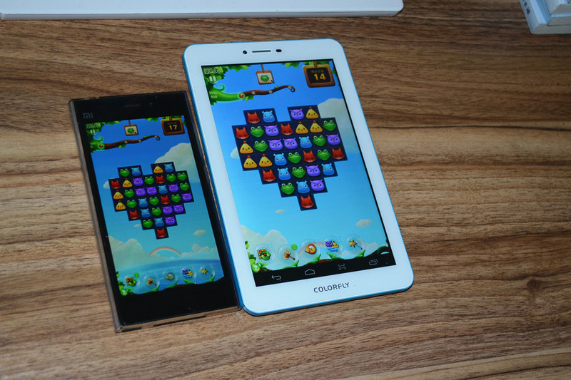 #我是七彩虹G708绝配达人#这个手机屏幕大，玩游戏看超清。