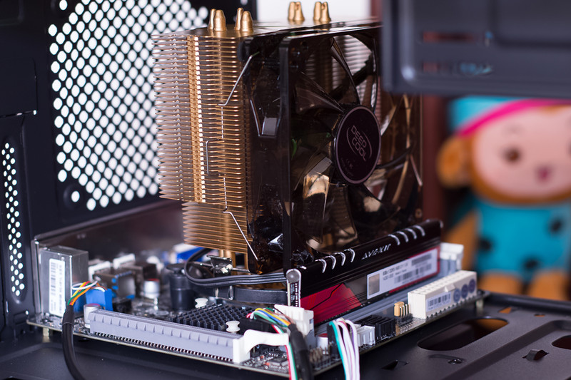 先马碳立方装机好逼格！