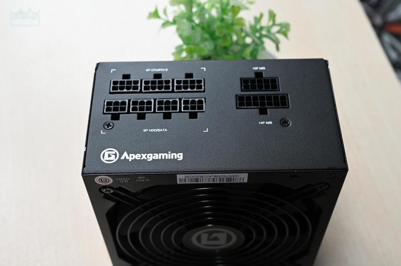 别让电源限制了主机的拓展空间，艾湃电竞AN-750M用起来绰绰有余