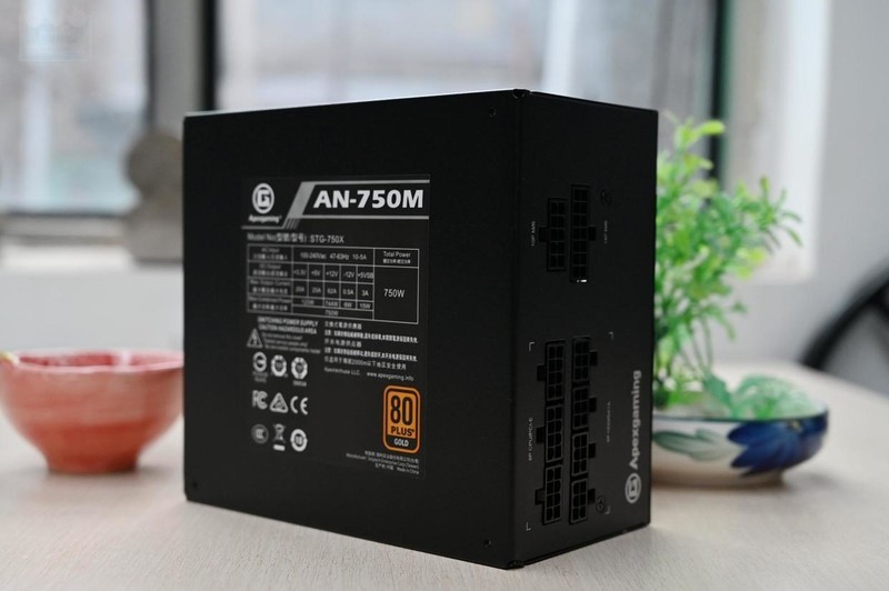别让电源限制了主机的拓展空间，艾湃电竞AN-750M用起来绰绰有余