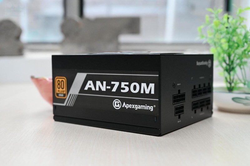 别让电源限制了主机的拓展空间，艾湃电竞AN-750M用起来绰绰有余