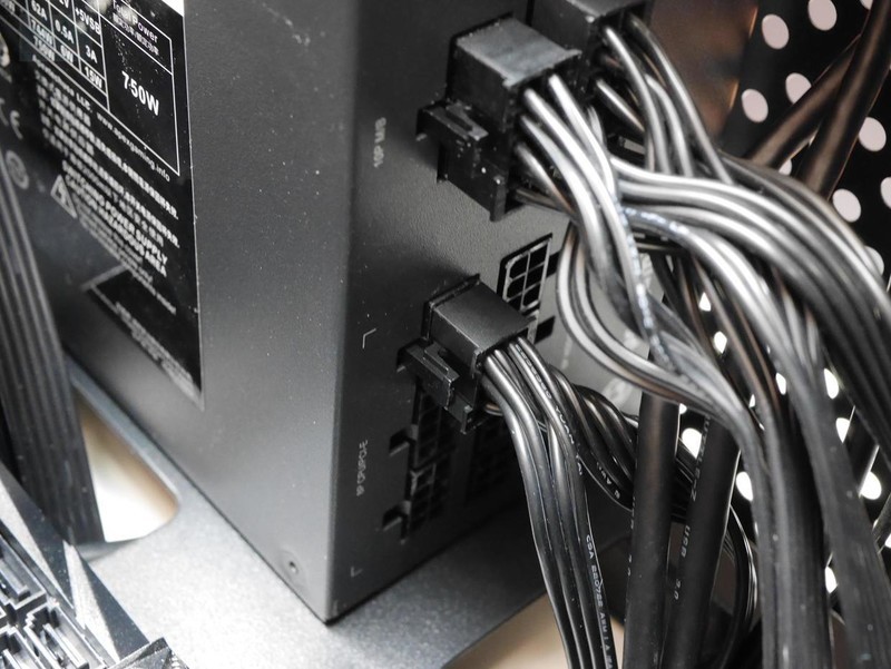 别让电源限制了主机的拓展空间，艾湃电竞AN-750M用起来绰绰有余