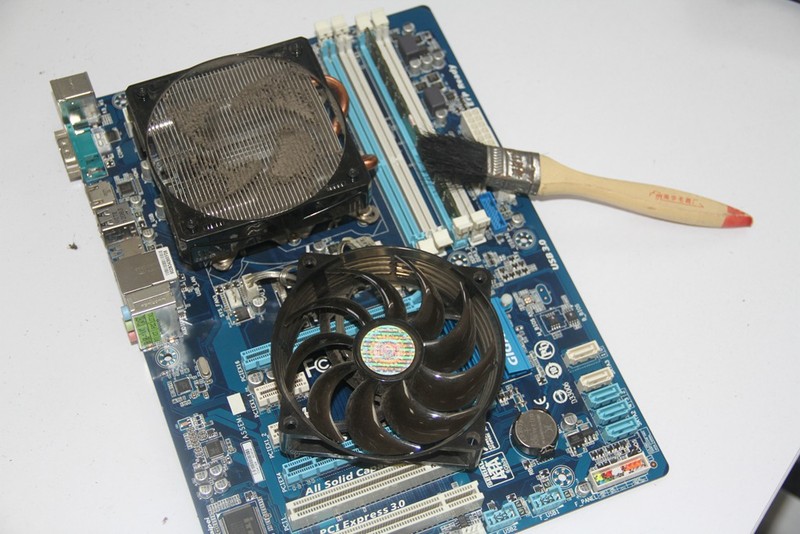 新年清理灰尘+升级铭瑄GTX960显卡+金河田超越beyond换箱装机