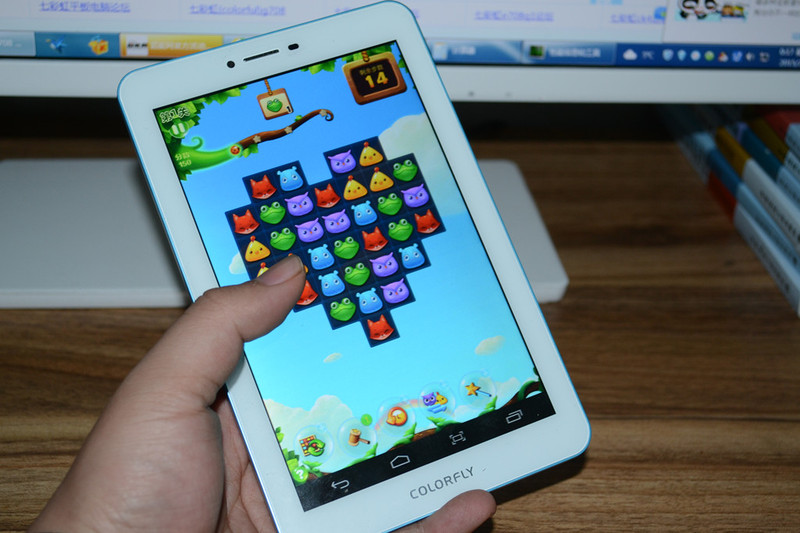 #我是七彩虹G708绝配达人#这个手机屏幕大，玩游戏看超清。