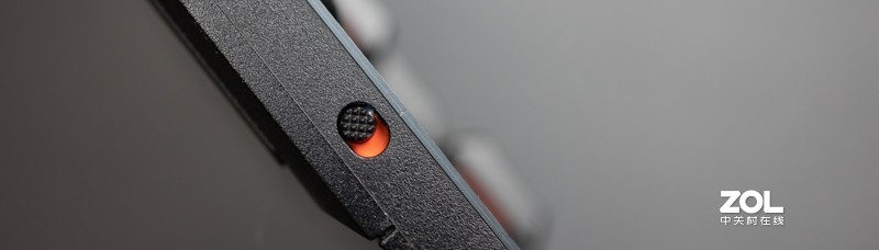 将近2000入手一个游戏键盘，价格不便宜玩起来真香