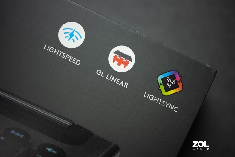 将近2000入手一个游戏键盘，价格不便宜玩起来真香