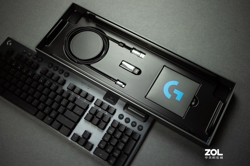 将近2000入手一个游戏键盘，价格不便宜玩起来真香