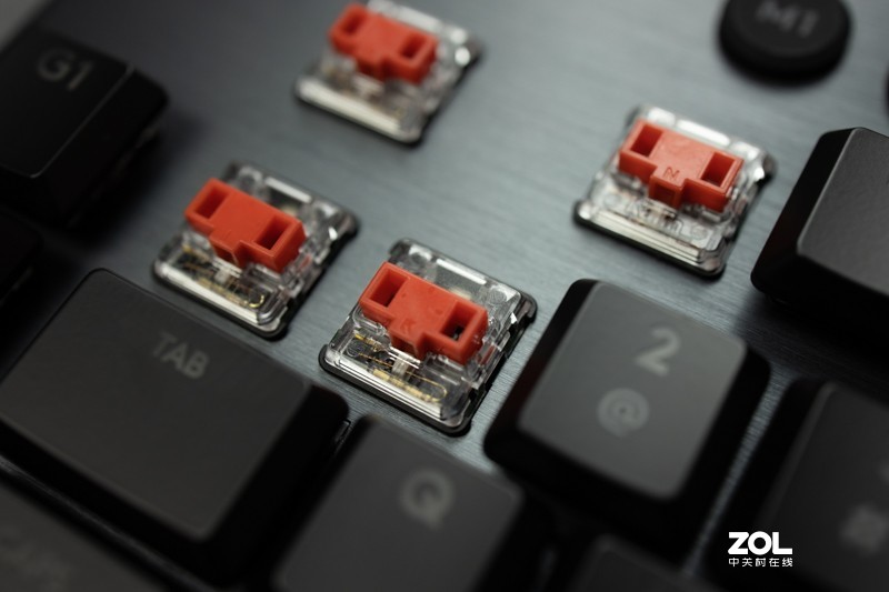 将近2000入手一个游戏键盘，价格不便宜玩起来真香