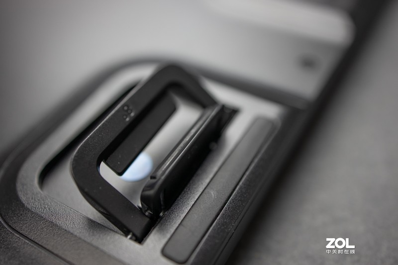 将近2000入手一个游戏键盘，价格不便宜玩起来真香