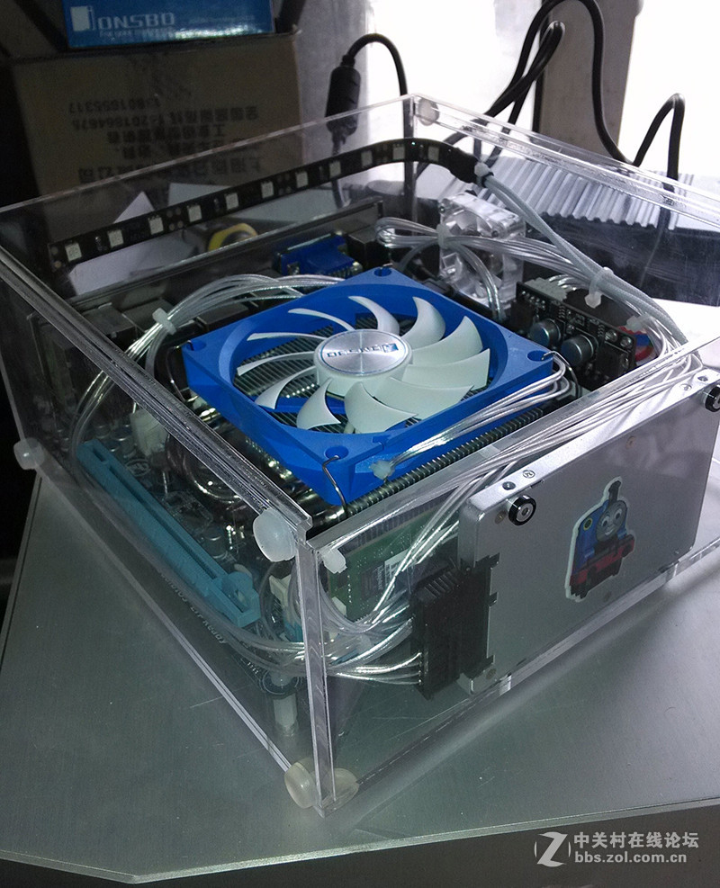 巴掌大有机玻璃小箱简单改造HTPC简介