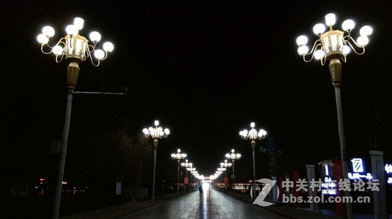 看我HTCE8的夜拍效果--刚才用新的注册名发的，现在改回来(版主见谅)