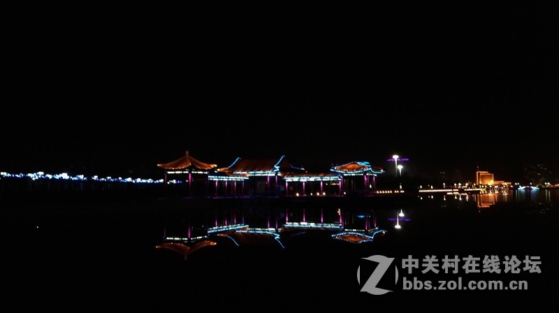 看我HTCE8的夜拍效果--刚才用新的注册名发的，现在改回来(版主见谅)