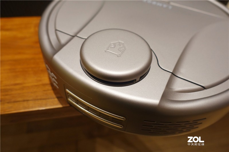 这款扫地机可以和小爱同学连接，实现语音指令控制，特别的棒