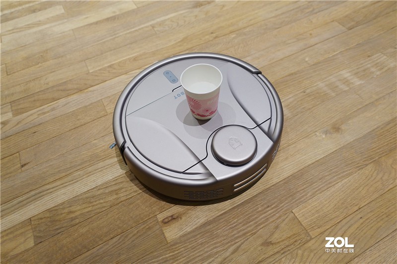 这款扫地机可以和小爱同学连接，实现语音指令控制，特别的棒