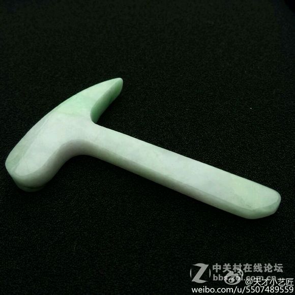 我也帮这个玉雕工匠宣传一下，为锤子手机尽点绵薄之力。