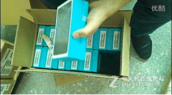 再次销毁价值超千万好手机，华为荣耀疯狂的底线在哪里