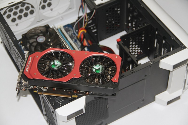 新年清理灰尘+升级铭瑄GTX960显卡+金河田超越beyond换箱装机