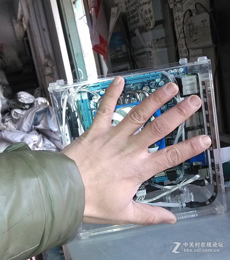 巴掌大有机玻璃小箱简单改造HTPC简介