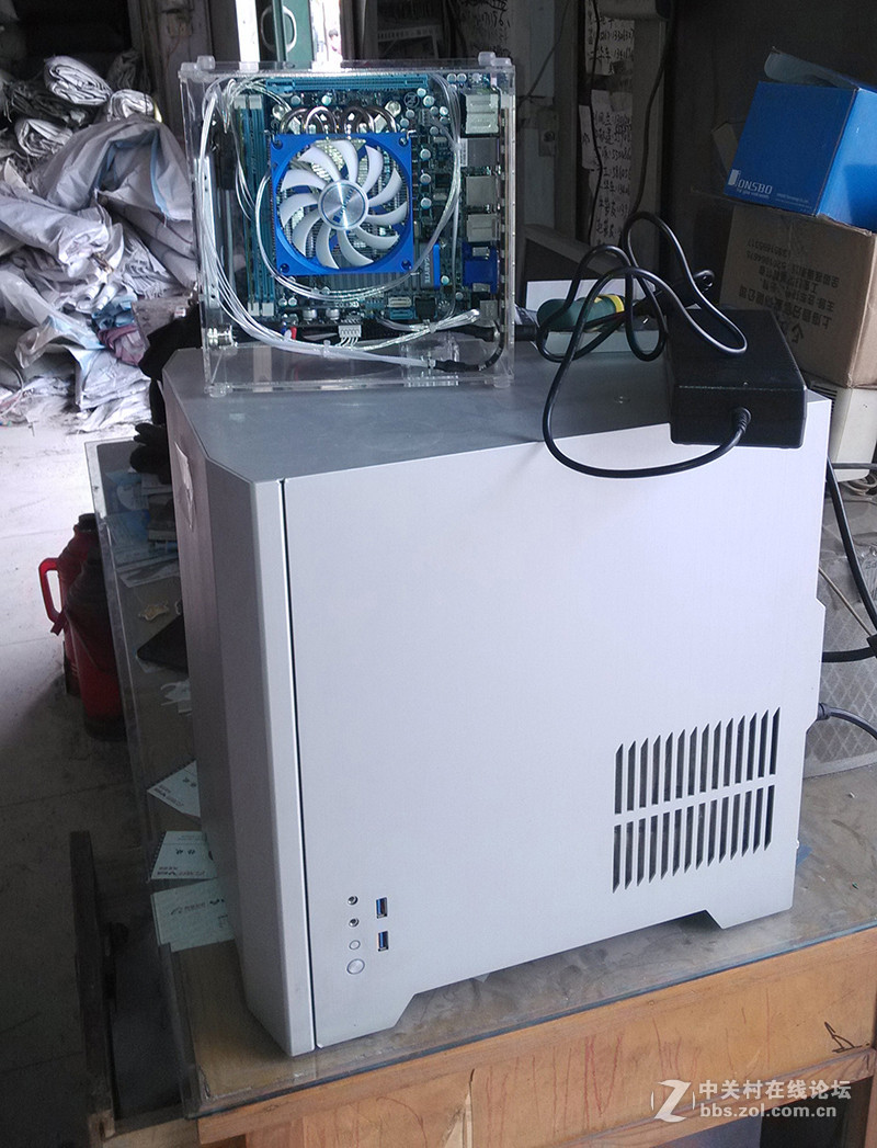 巴掌大有机玻璃小箱简单改造HTPC简介