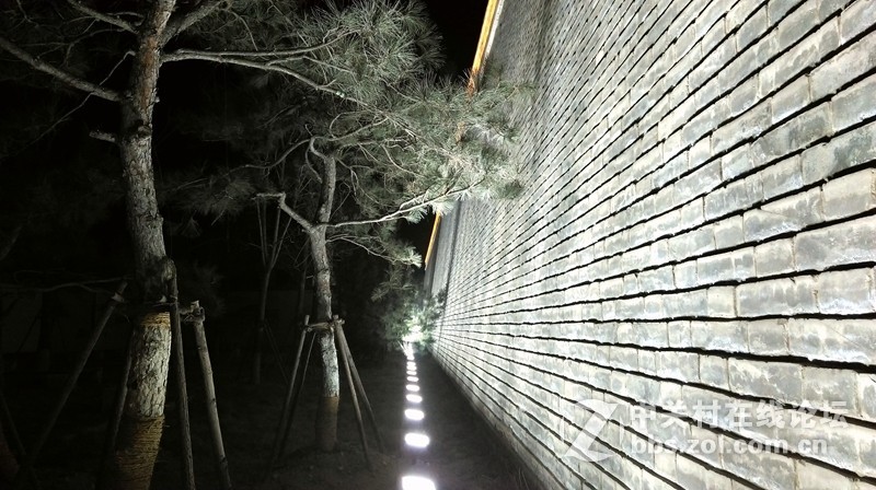 看我HTCE8的夜拍效果--刚才用新的注册名发的，现在改回来(版主见谅)