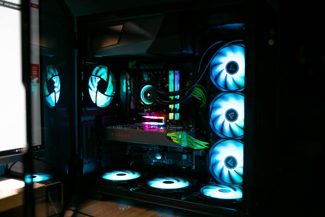 低调奢华系列，性能颜值均好于预期，BARROW 炫影360水冷体验