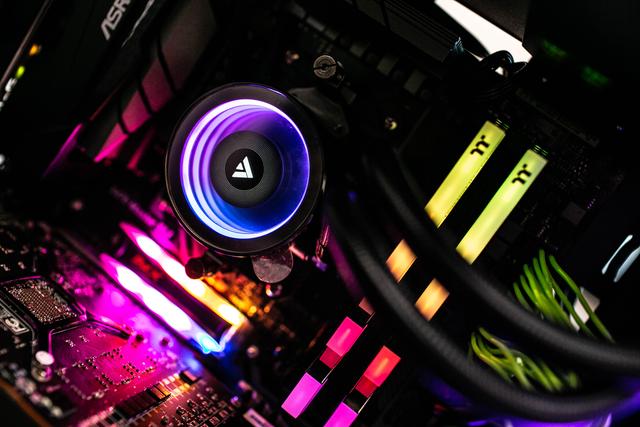 低调奢华系列，性能颜值均好于预期，BARROW 炫影360水冷体验