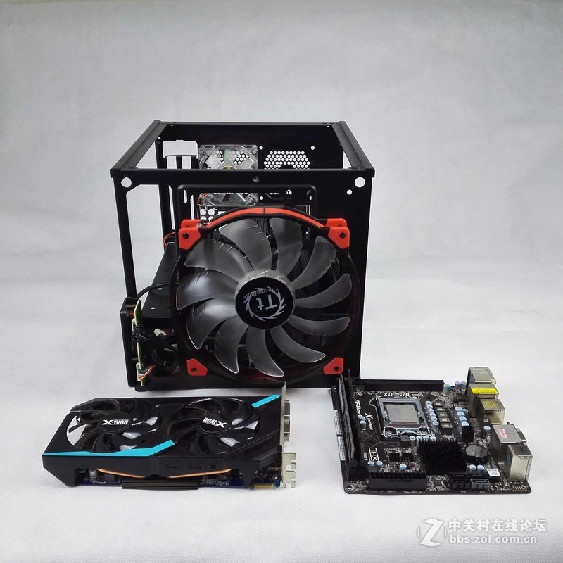 过节给机箱清清灰 秀秀我的Tt V1小钢炮